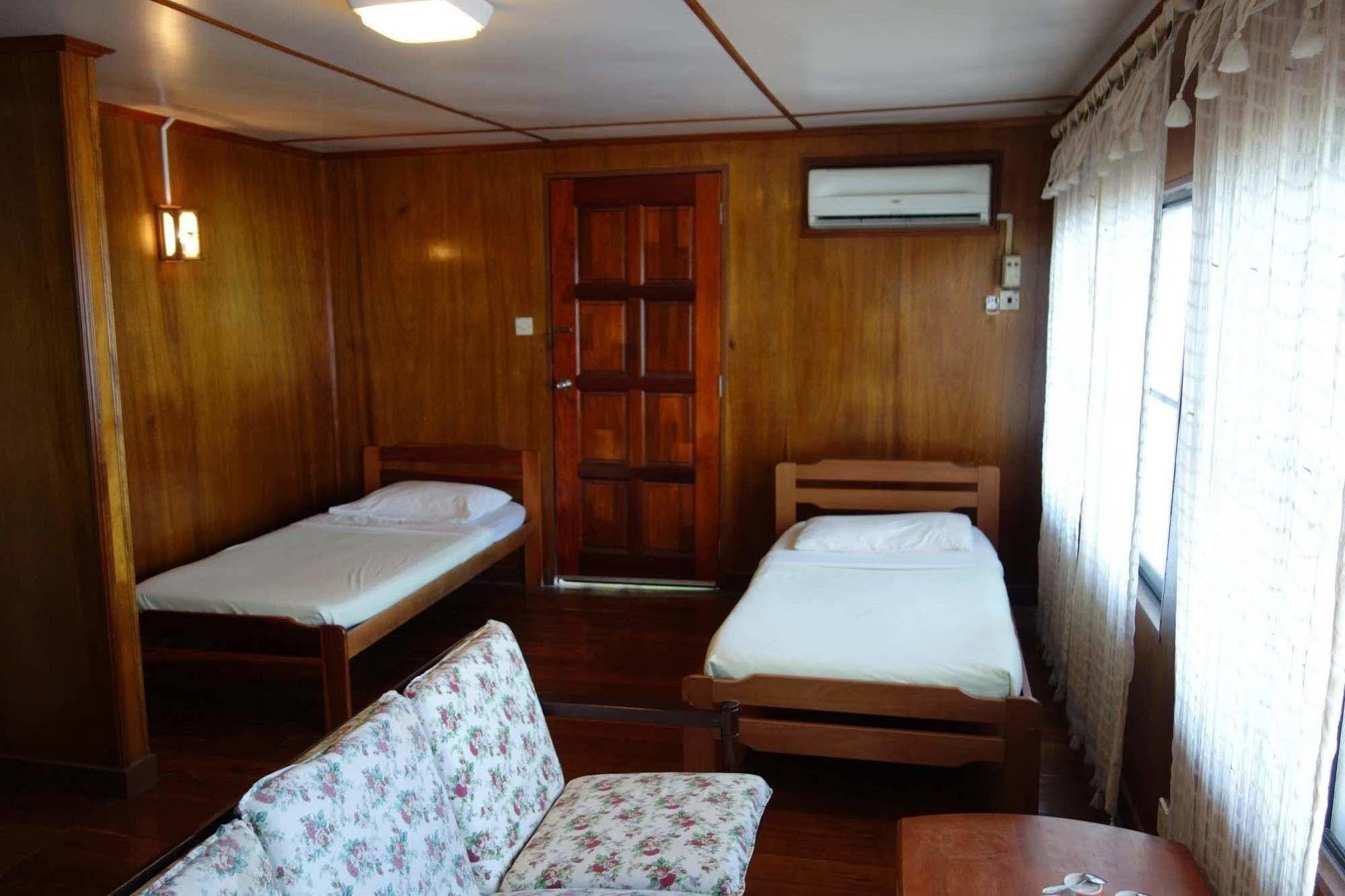 Seaside Travellers Inn Kinarut Eksteriør billede